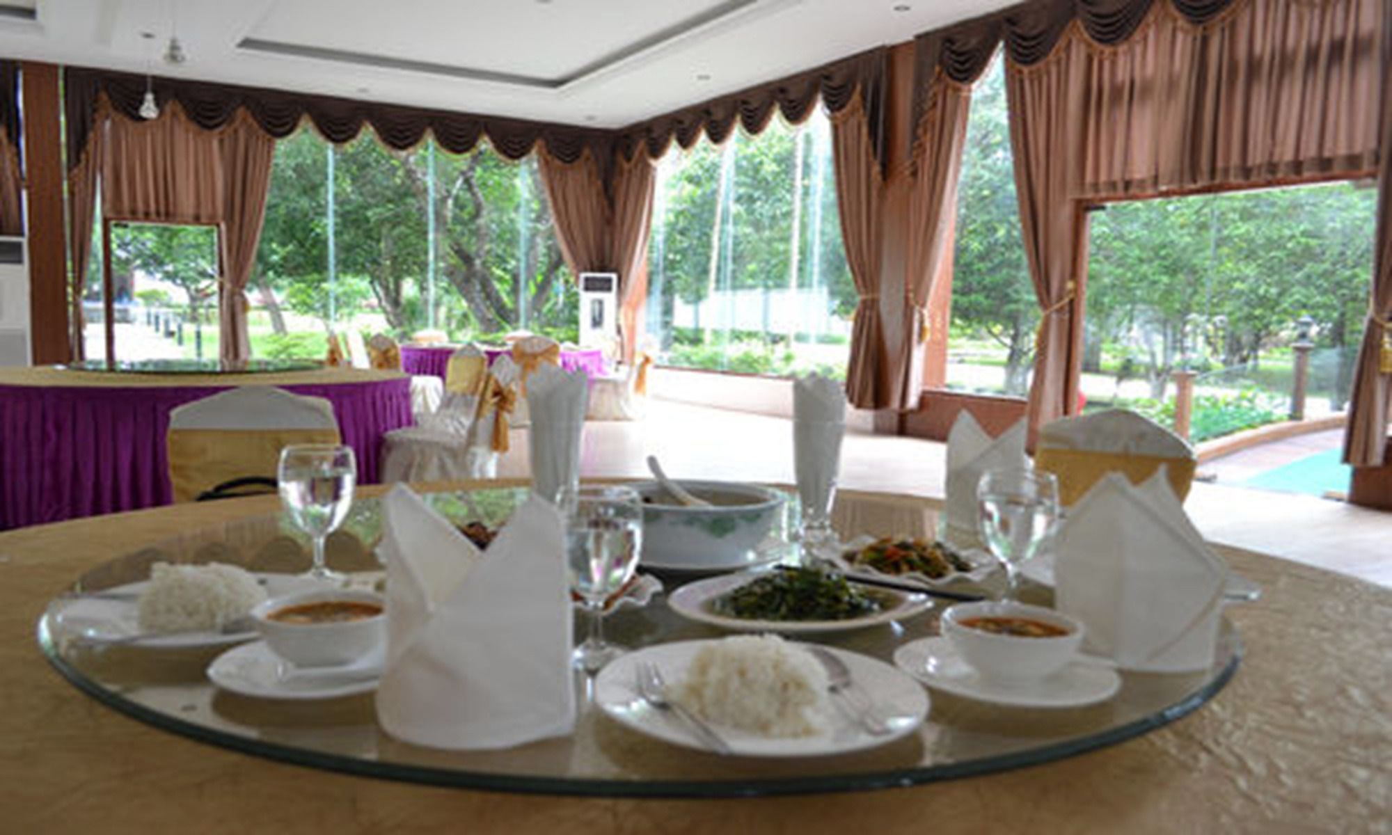 Famous Hotel Баго Экстерьер фото