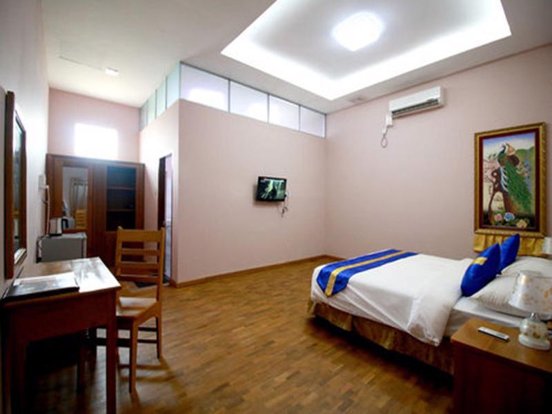 Famous Hotel Баго Экстерьер фото