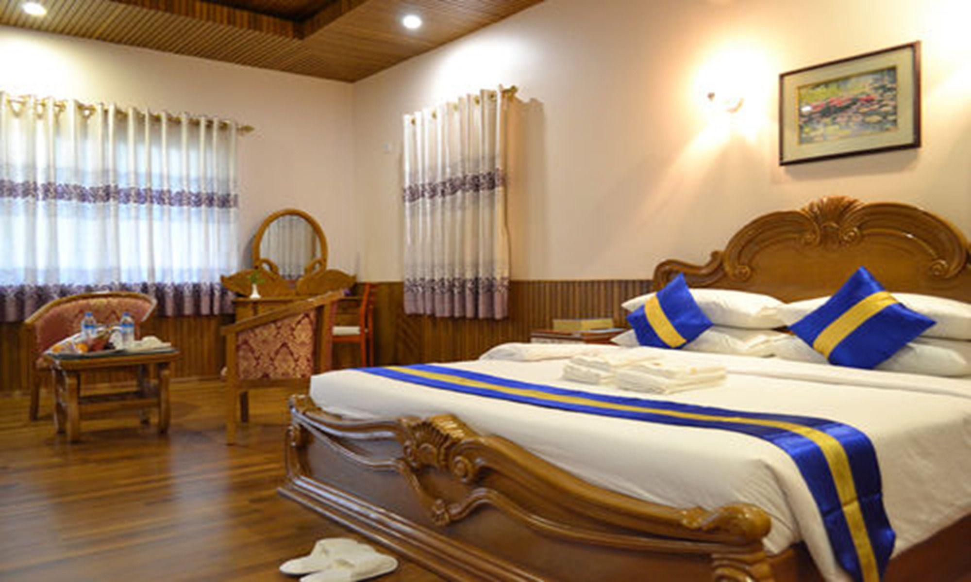 Famous Hotel Баго Экстерьер фото